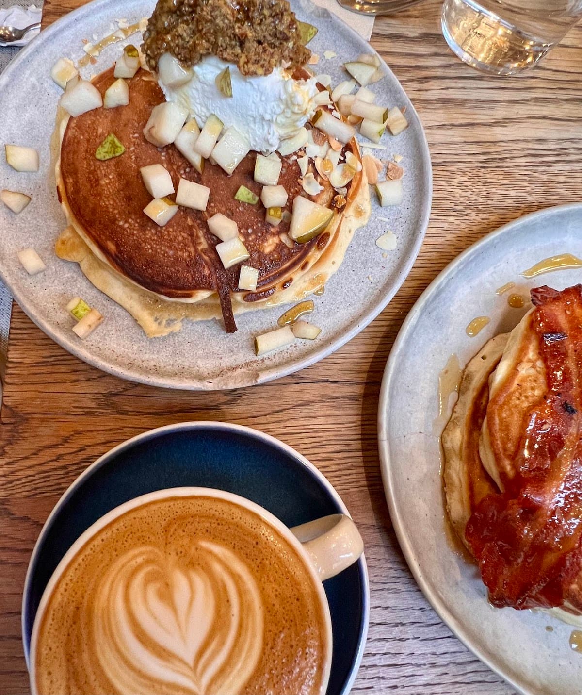 La Main Noire — specialty coffee shop in Paris (photo 7)