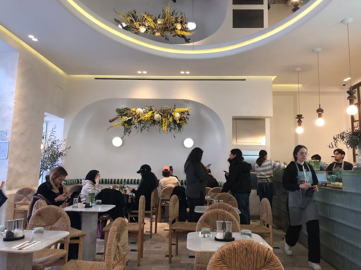 La Petite Bleue — specialty coffee shop in Paris (photo 3)