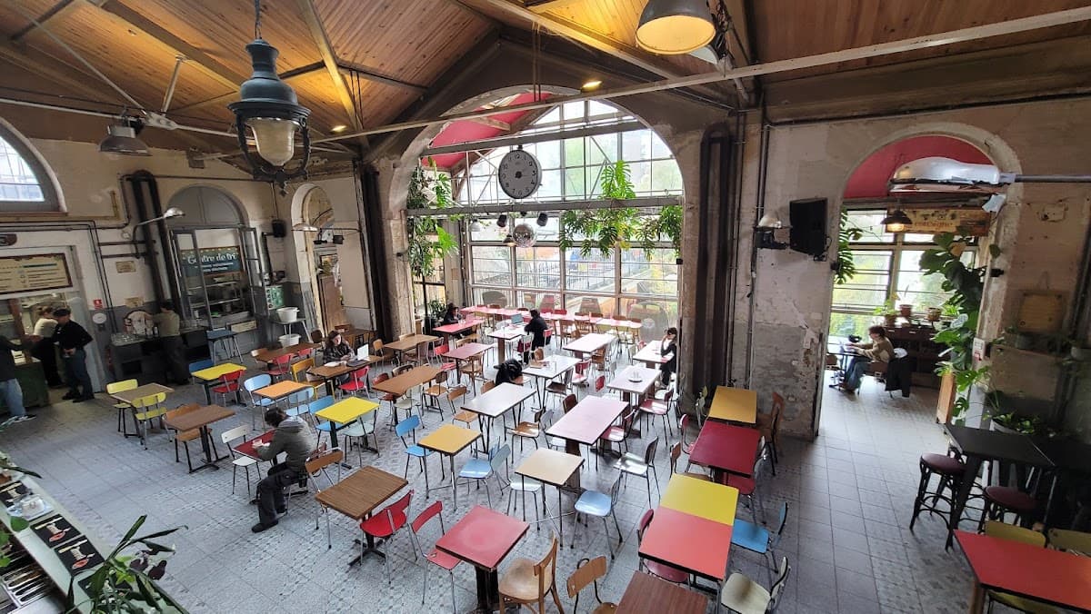 La REcyclerie — specialty coffee shop in Paris (photo 6)
