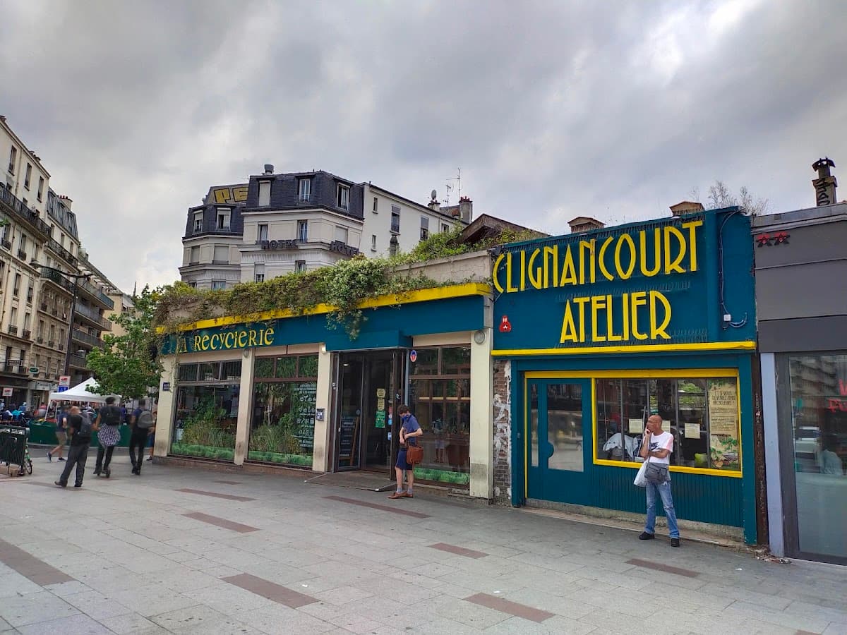 La REcyclerie — specialty coffee shop in Paris (photo 1)