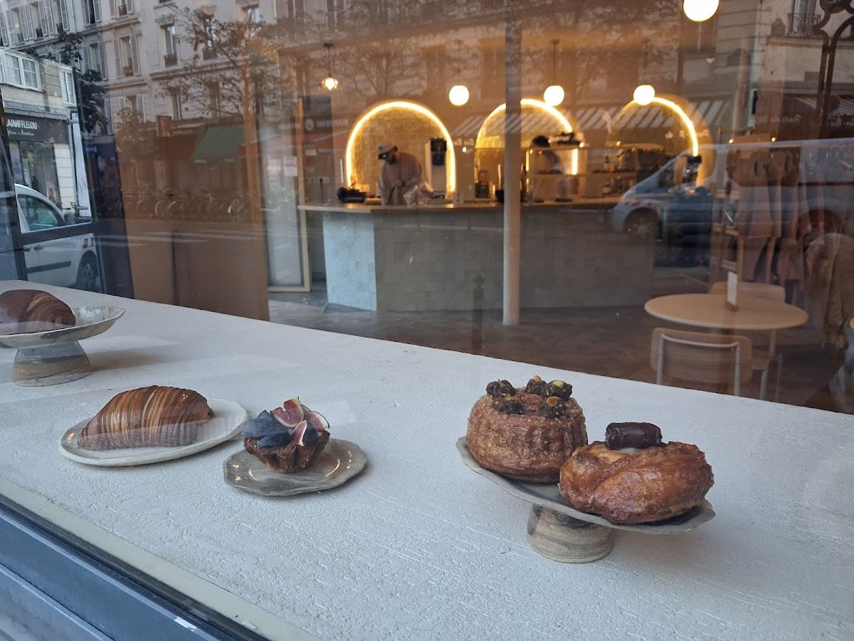 Lalla Coffee — specialty coffee shop in Paris (photo 3)