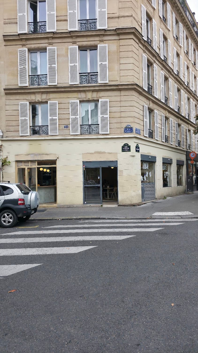 Lalla Coffee — specialty coffee shop in Paris (photo 5)