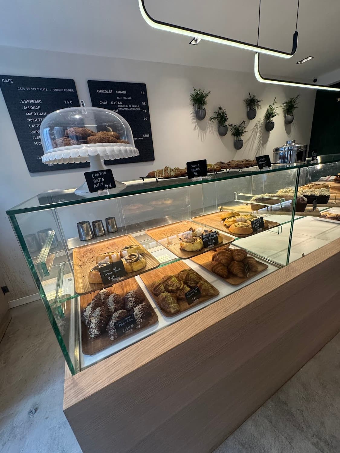 Lam — specialty coffee shop in Paris (photo 2)