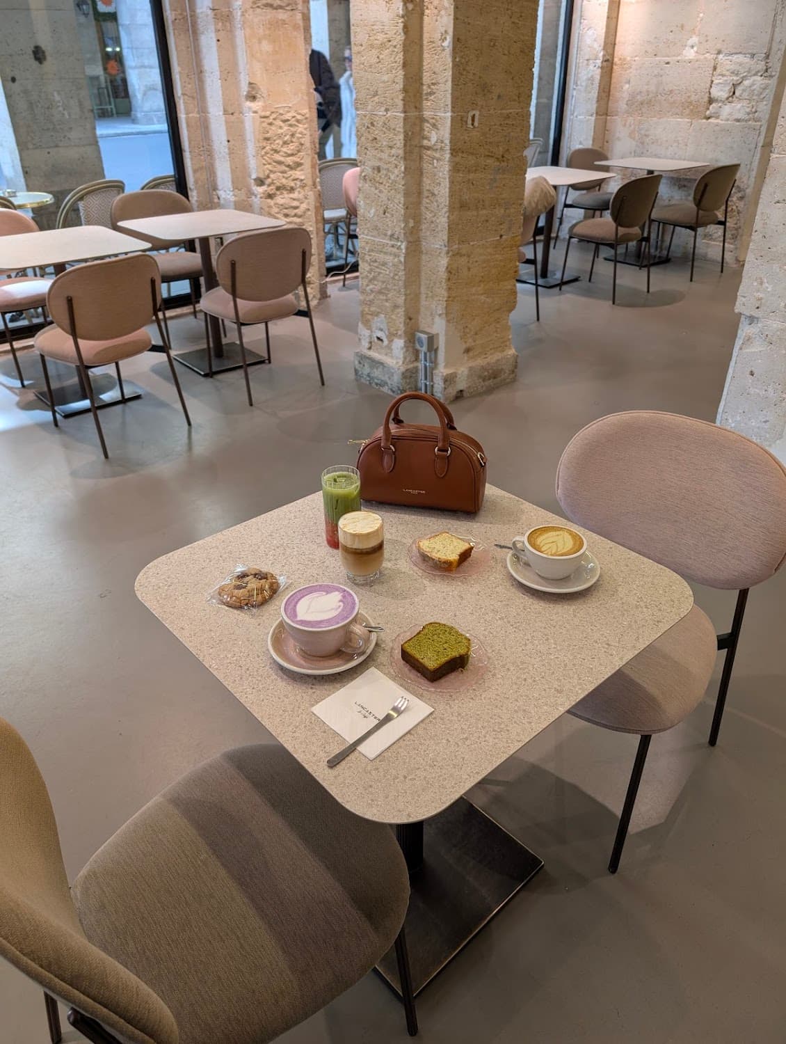 Lancaster Le Café, specialty coffee shop in Paris (photo 8)