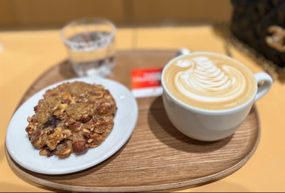 L'Arbre à Café - Le Bon Marché — specialty coffee shop in Paris (photo 2)