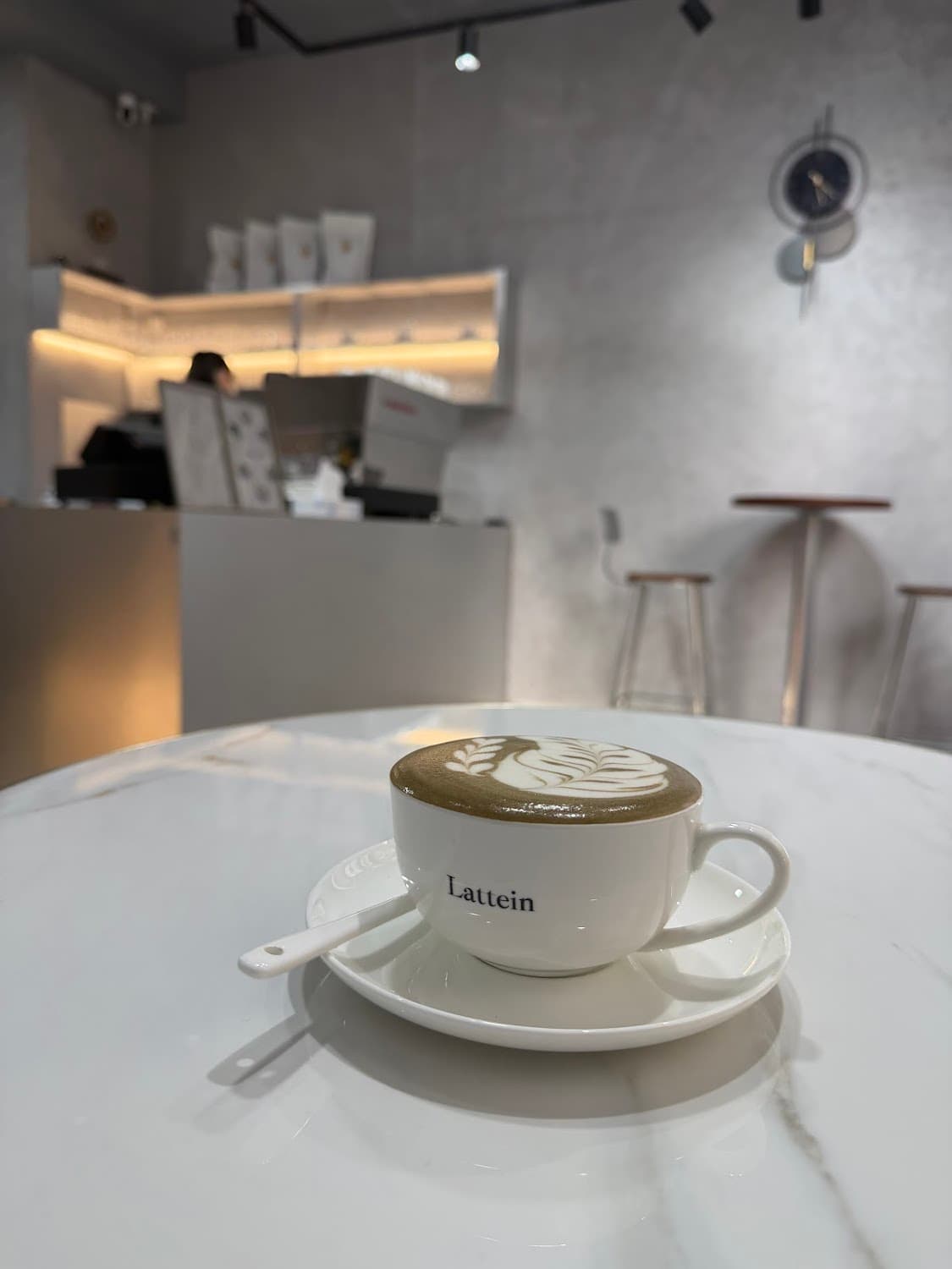Lattein Coffee — specialty coffee shop in Paris (photo 7)