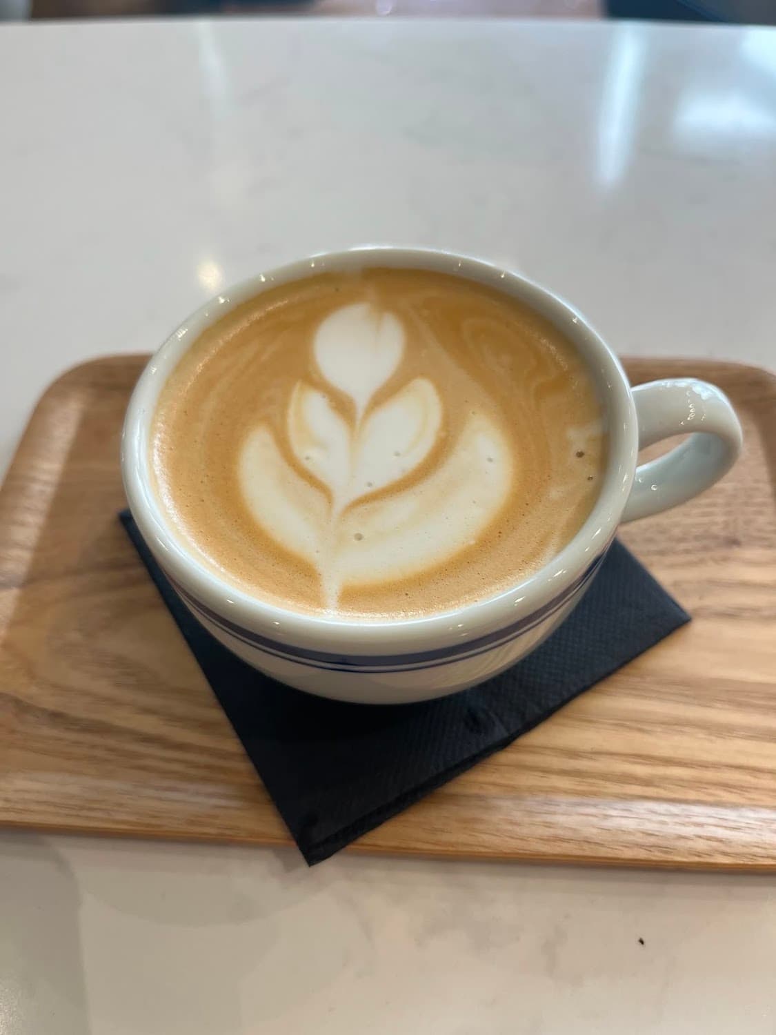 Le 23, specialty coffee shop in Paris (photo 7)