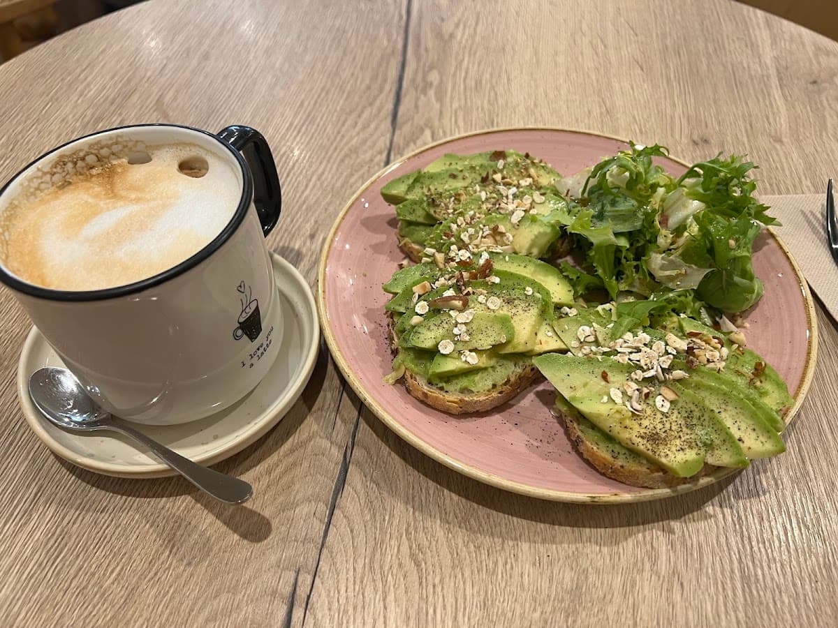 Le bon moment — specialty coffee shop in Paris (photo 5)