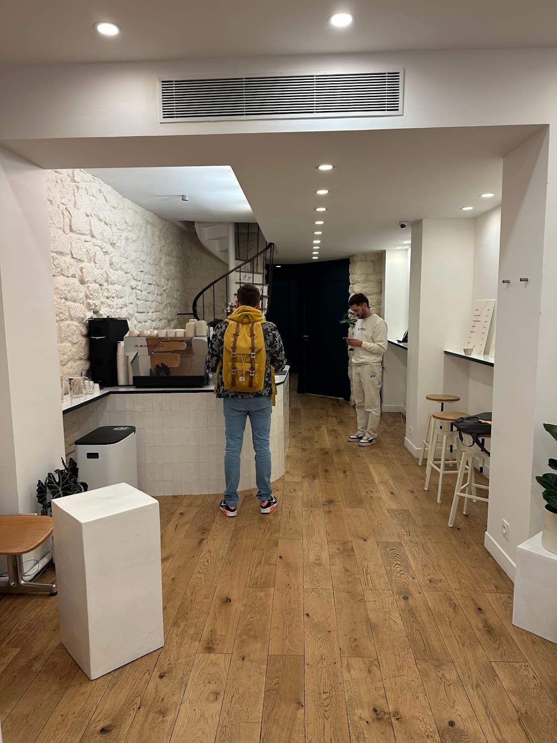 Le Café Sumeria, specialty coffee shop in Paris (photo 3)