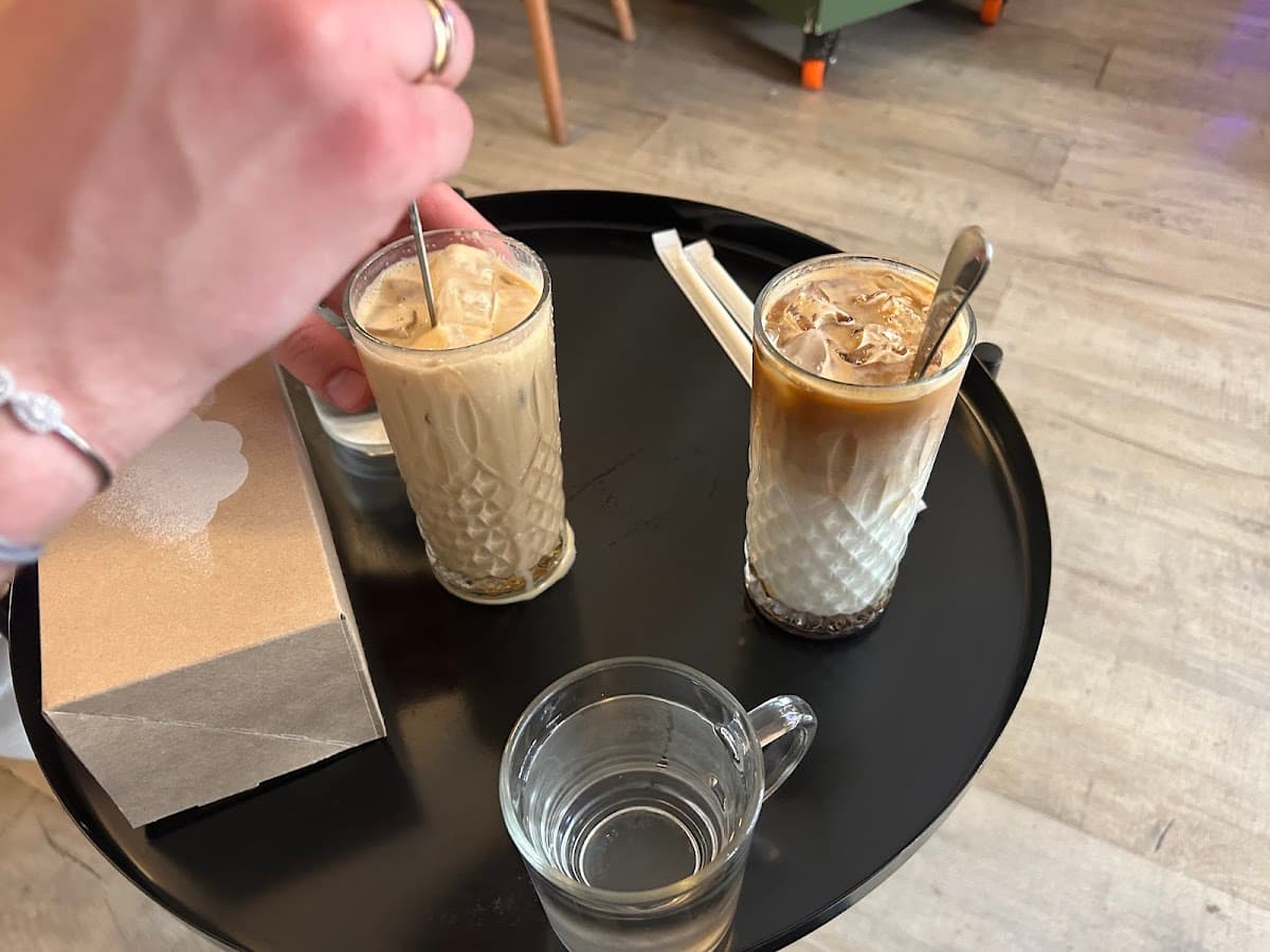 Le Maung — specialty coffee shop in Paris (photo 4)