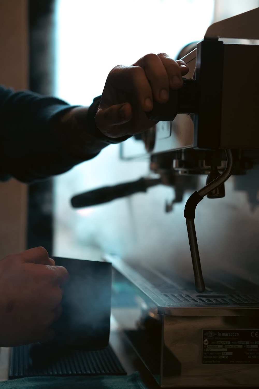 LEGACY COFFEE — specialty coffee shop in Paris (photo 1)