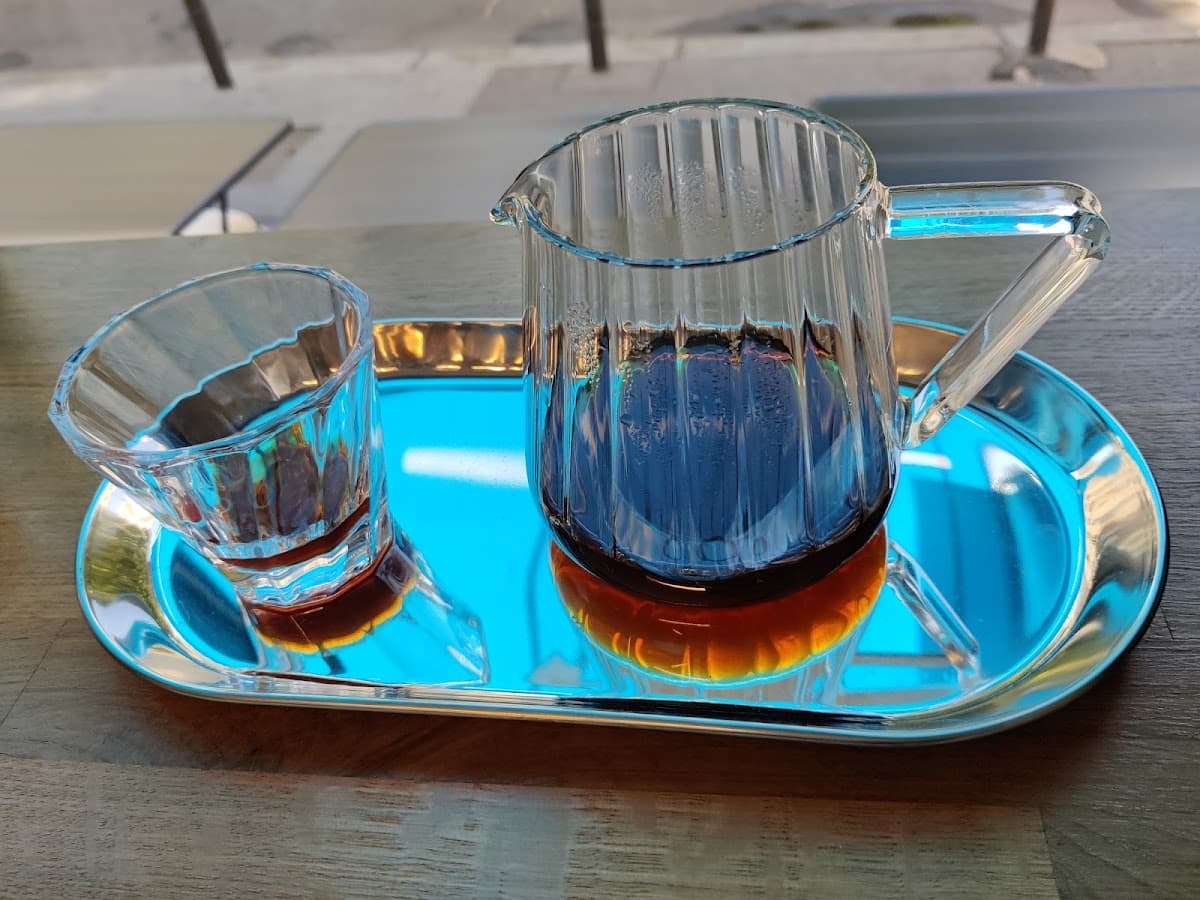 Les bêtises, specialty coffee shop in Paris (photo 4)