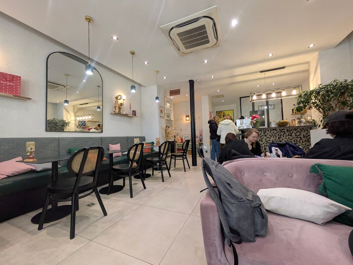 LETS — specialty coffee shop in Paris (photo 7)