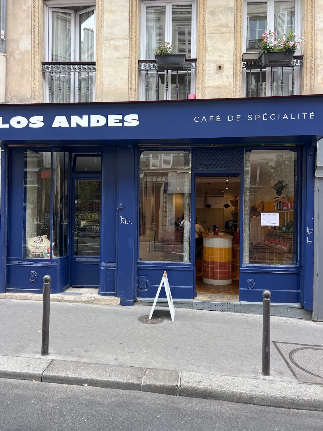 Los Andes - Rue de Crussol, specialty coffee shop in Paris