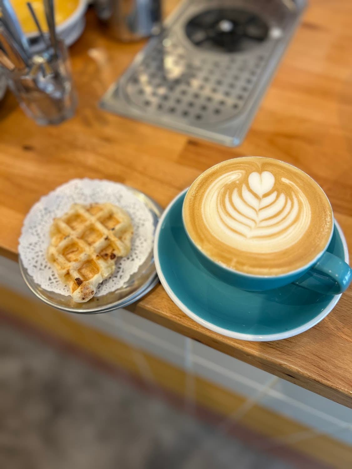 Los Andes - Rue Notre Dame de Lorette — specialty coffee shop in Paris (photo 1)