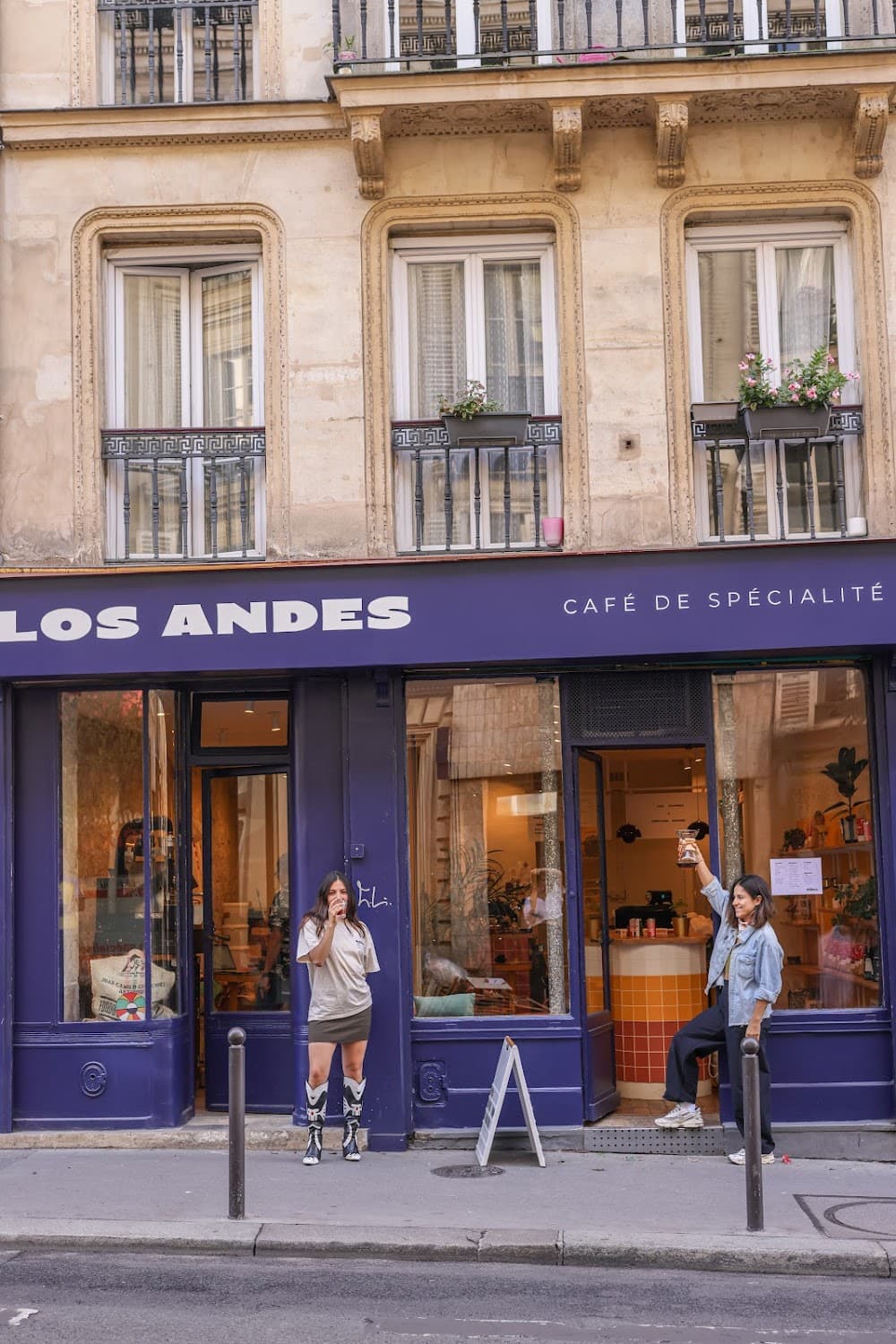 Los Andes - Rue Notre Dame de Lorette, specialty coffee shop in Paris