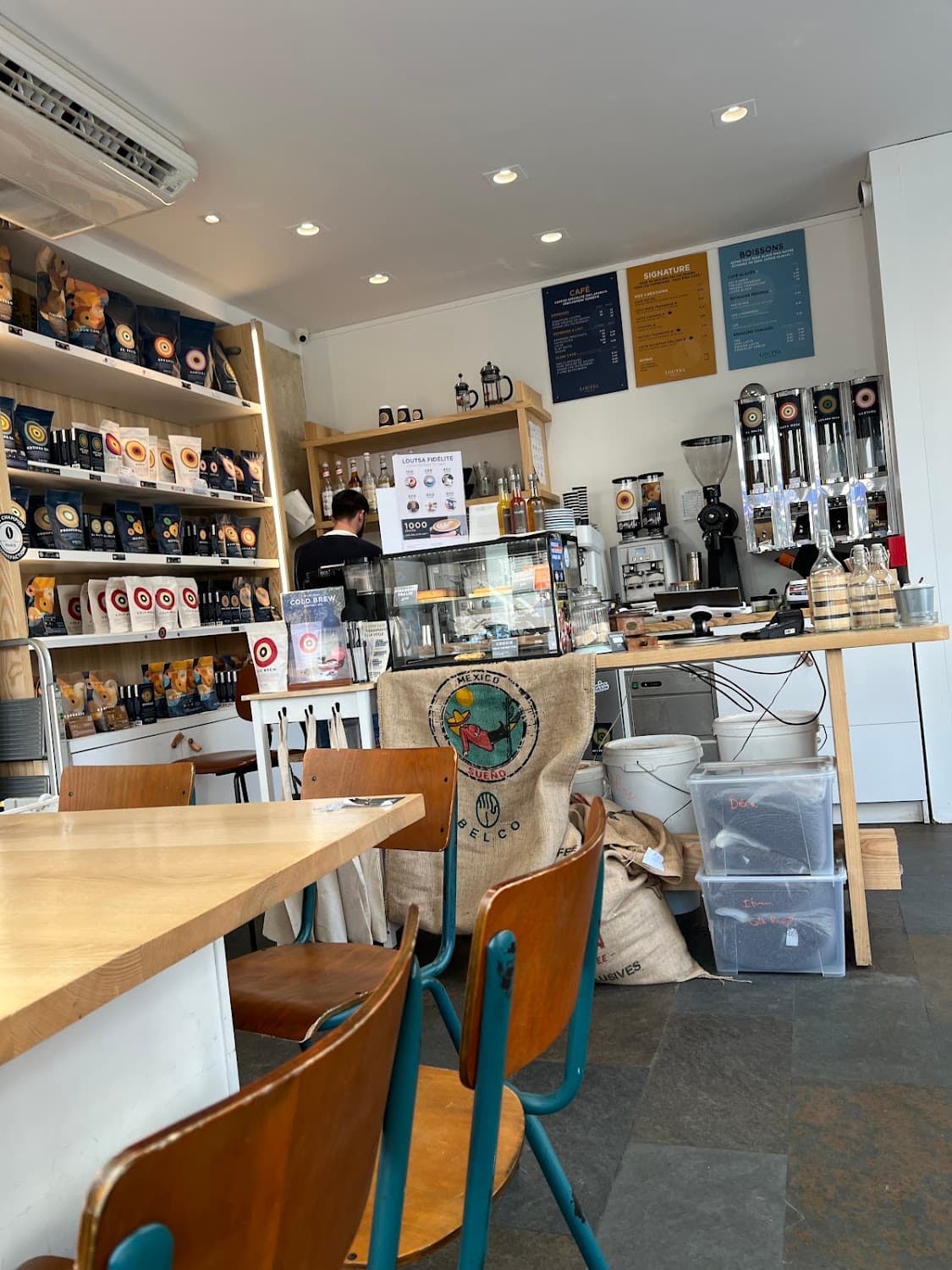 Loutsa Torréfacteur - Paris Marché des Ternes — specialty coffee shop in Paris (photo 1)