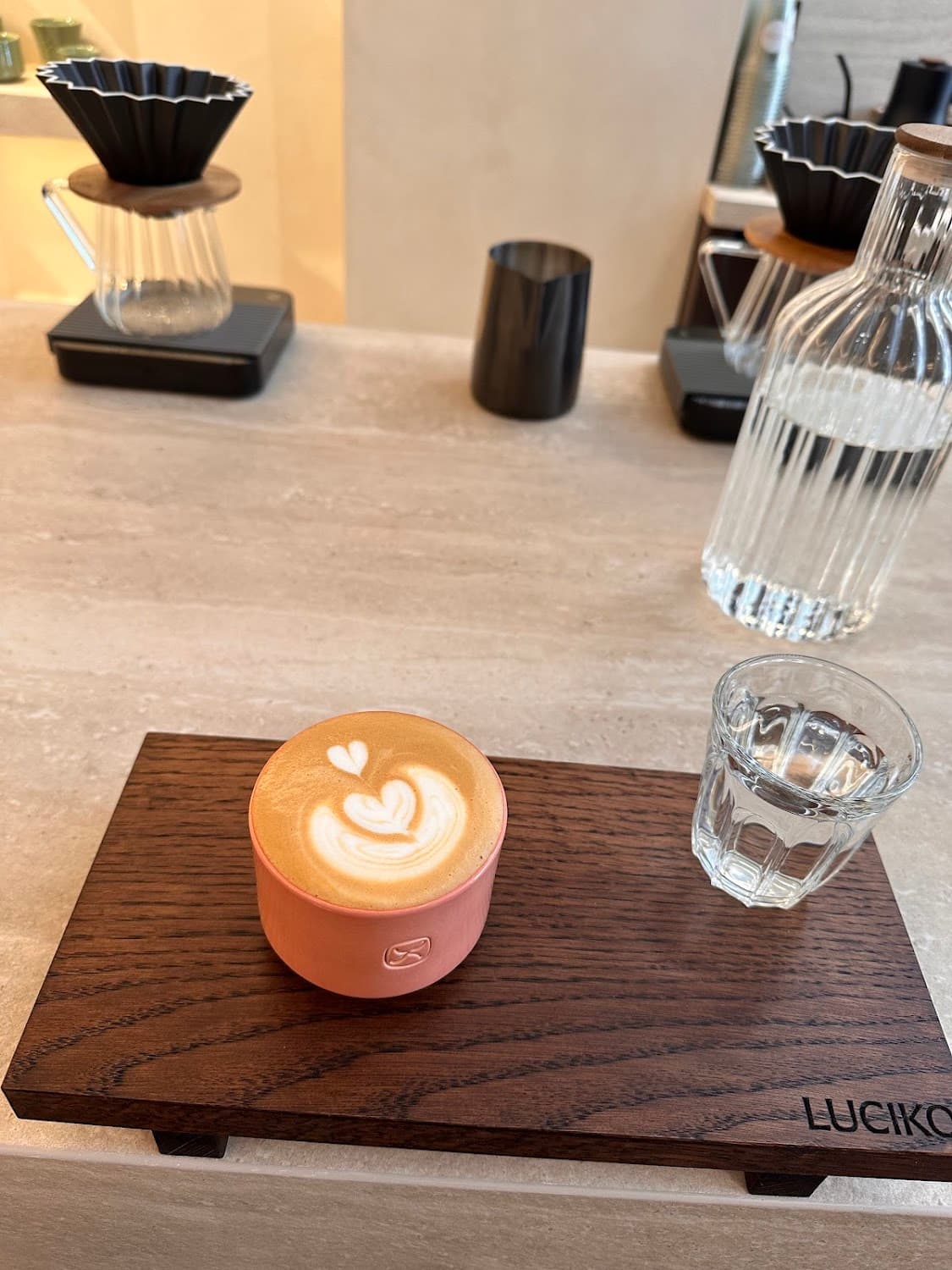 Luciko Café — specialty coffee shop in Paris (photo 1)