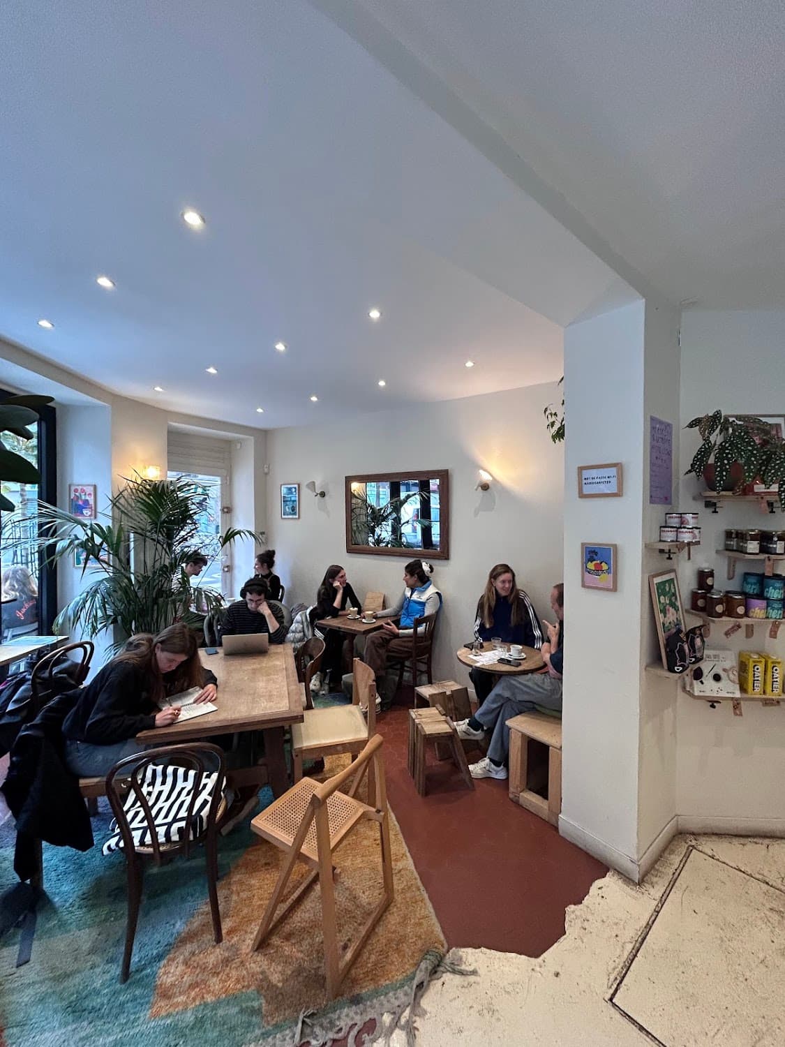 Magic Carpet Café — specialty coffee shop in Paris (photo 2)