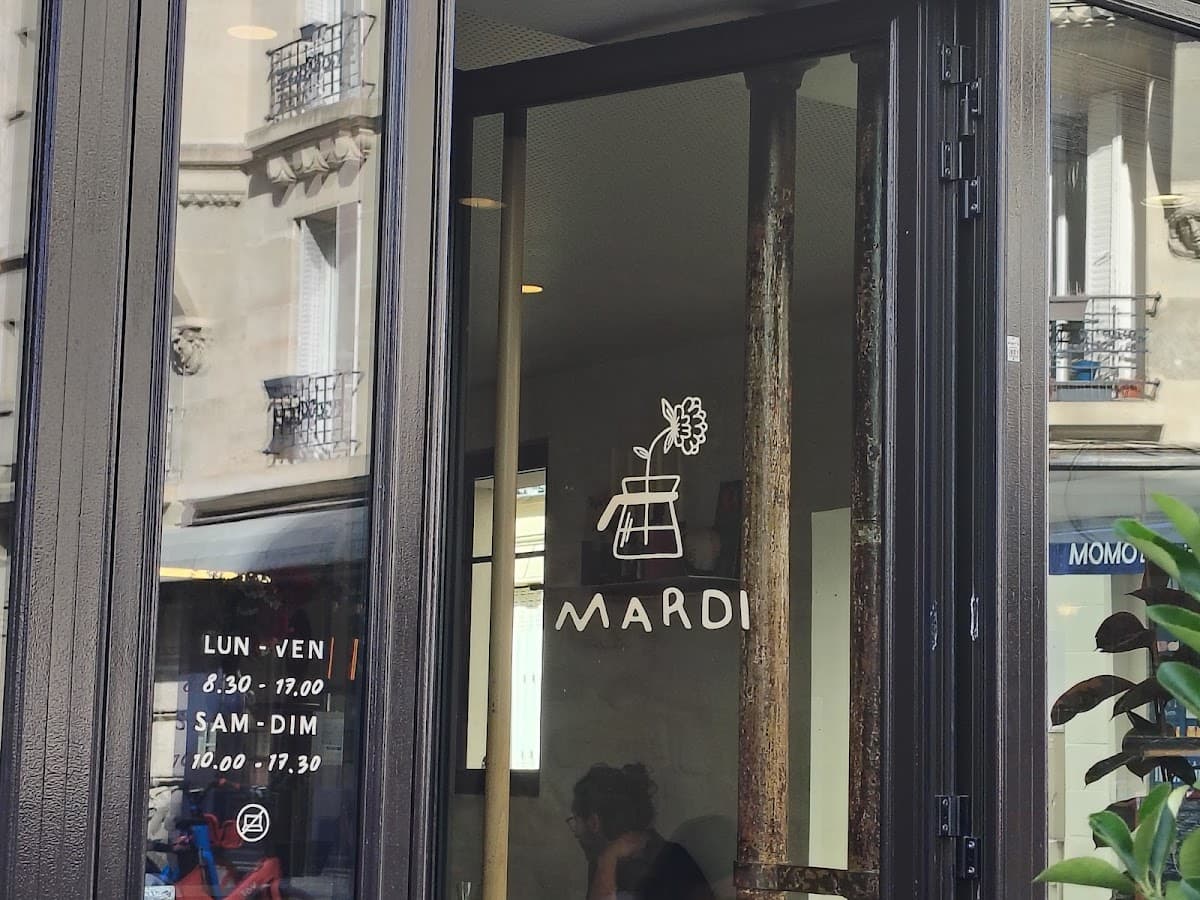Mardi — specialty coffee shop in Paris (photo 2)