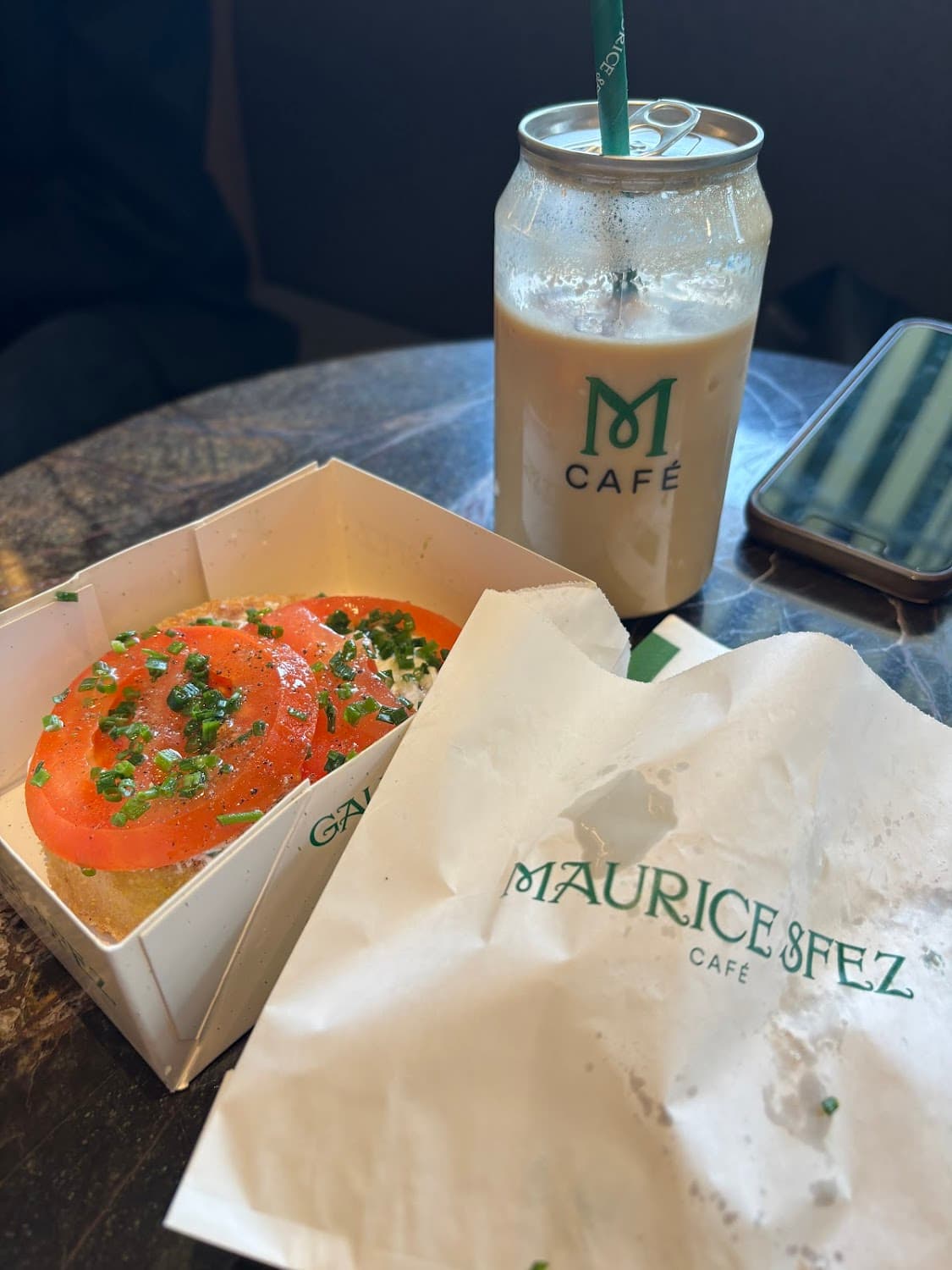 Maurice Sfez Café - Ternes — specialty coffee shop in Paris (photo 1)