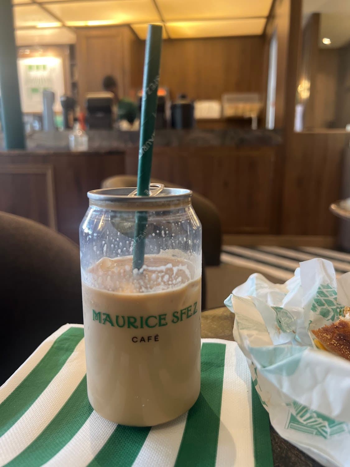 Maurice Sfez Café - Ternes — specialty coffee shop in Paris (photo 4)