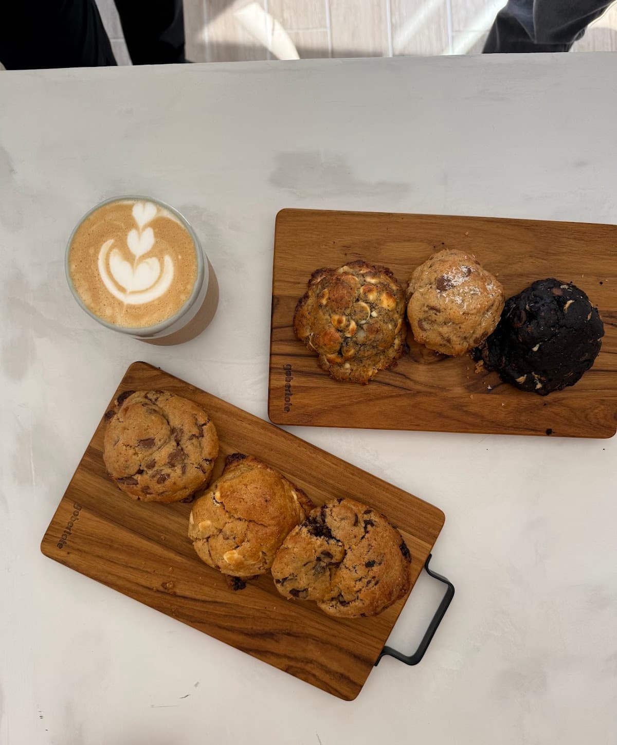 Mmm...café — specialty coffee shop in Paris (photo 1)