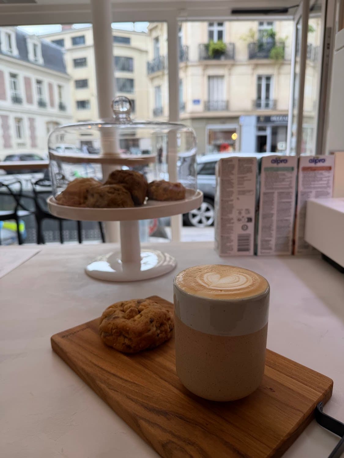 Mmm...café — specialty coffee shop in Paris (photo 5)