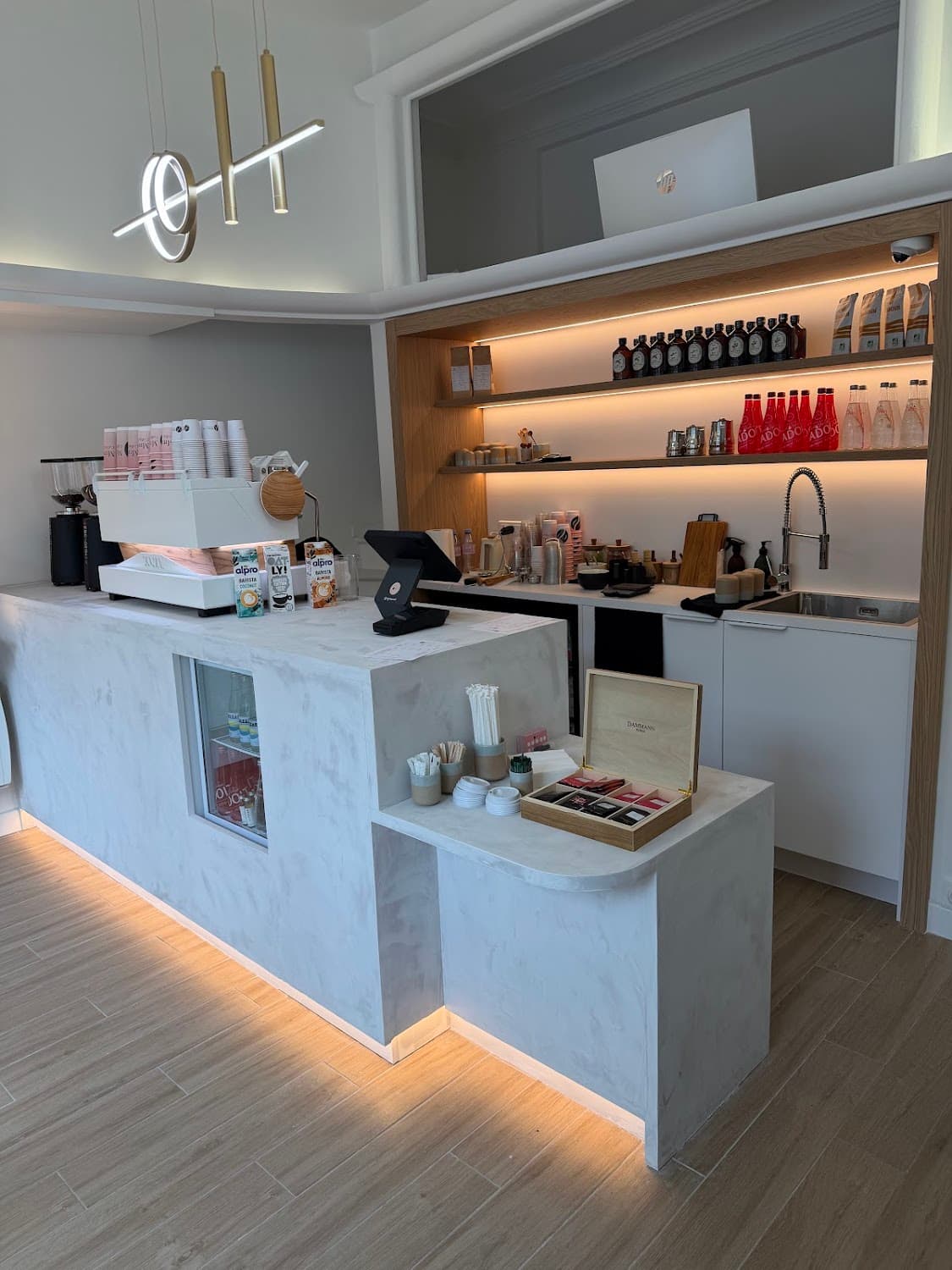 Mmm...café — specialty coffee shop in Paris (photo 6)