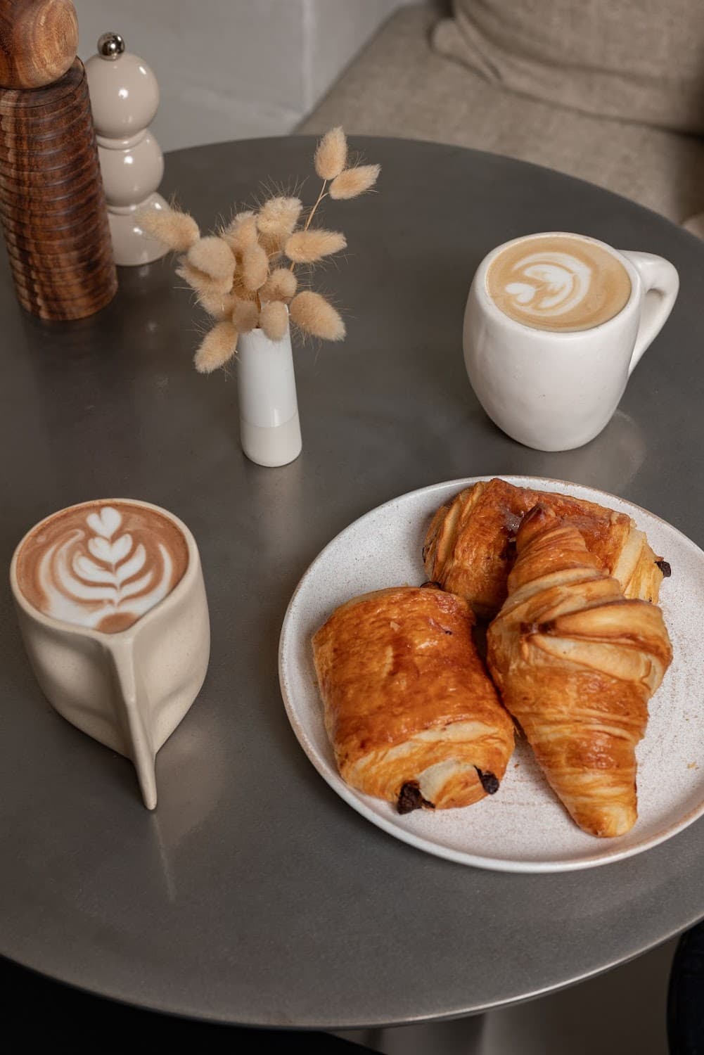 Moka - Rue du Colisée — specialty coffee shop in Paris (photo 3)