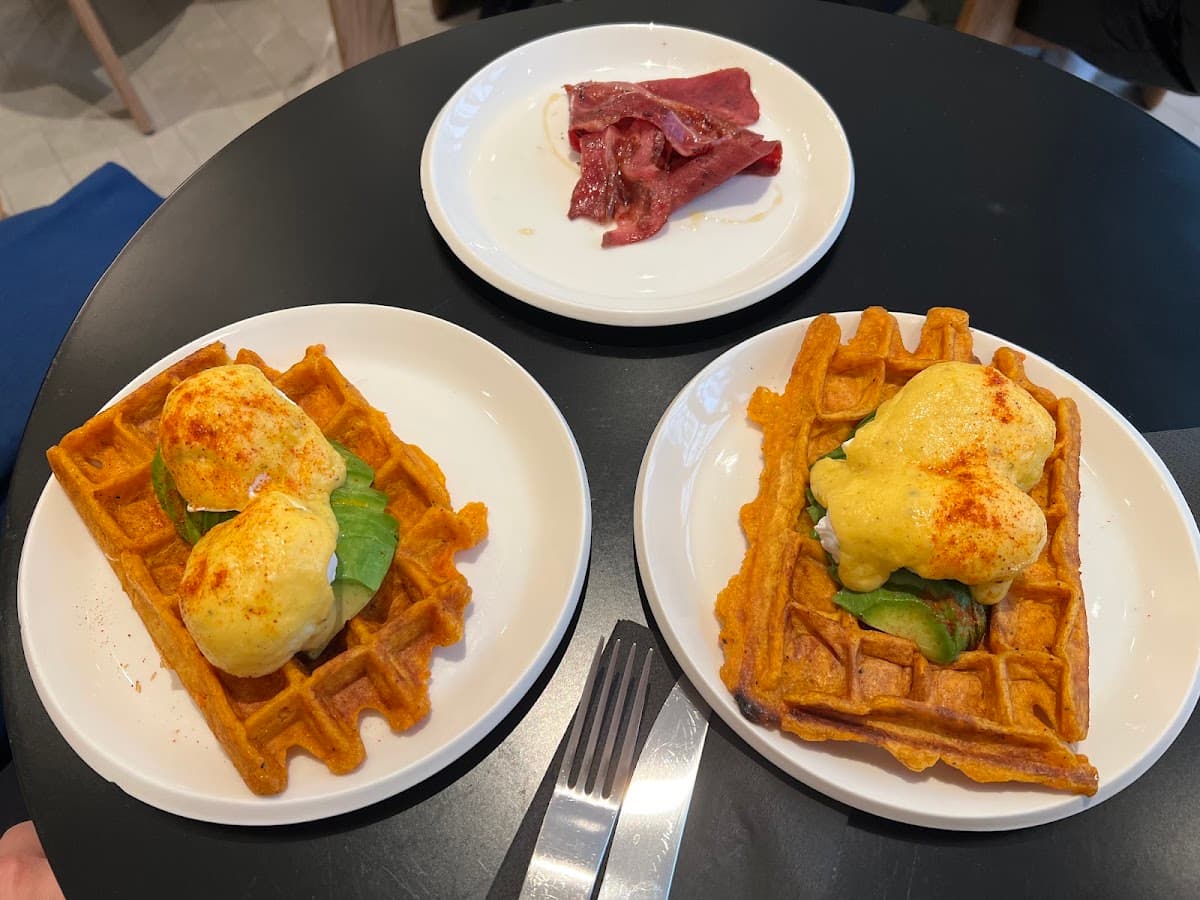 Moka - Rue La Fayette — specialty coffee shop in Paris (photo 4)