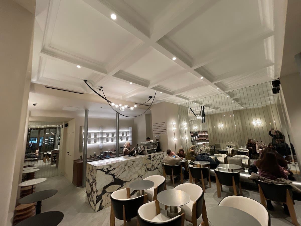 Moka - Rue La Fayette — specialty coffee shop in Paris (photo 7)