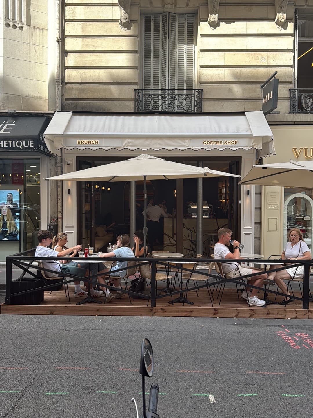 Moka - Rue de Ponthieu — specialty coffee shop in Paris (photo 7)