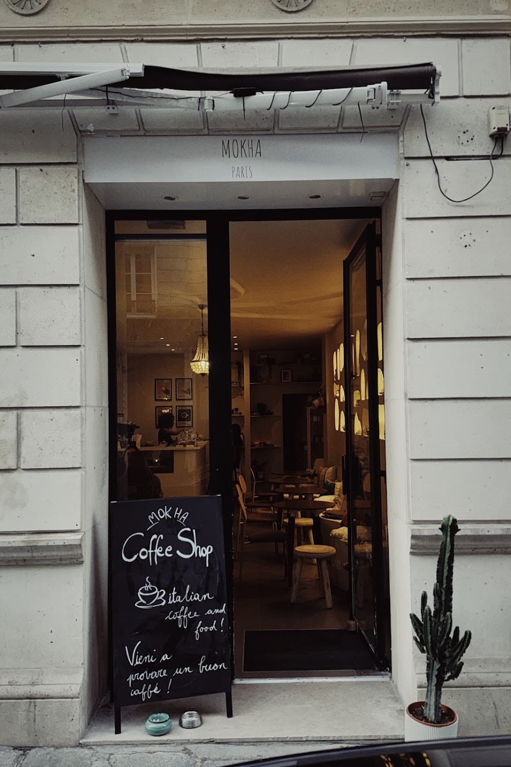 Mokha, specialty coffee shop in Paris