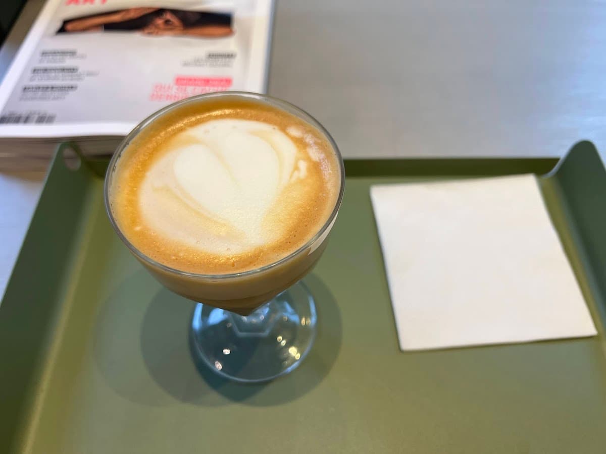Momus — specialty coffee shop in Paris (photo 6)