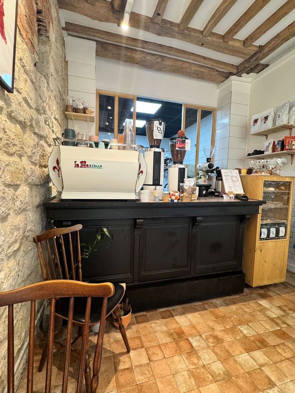 Mon Loup — specialty coffee shop in Paris (photo 7)