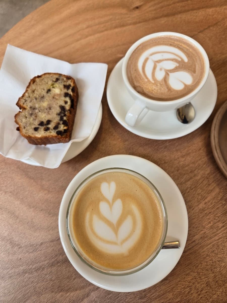 Monlam Cafe, specialty coffee shop in Paris (photo 4)