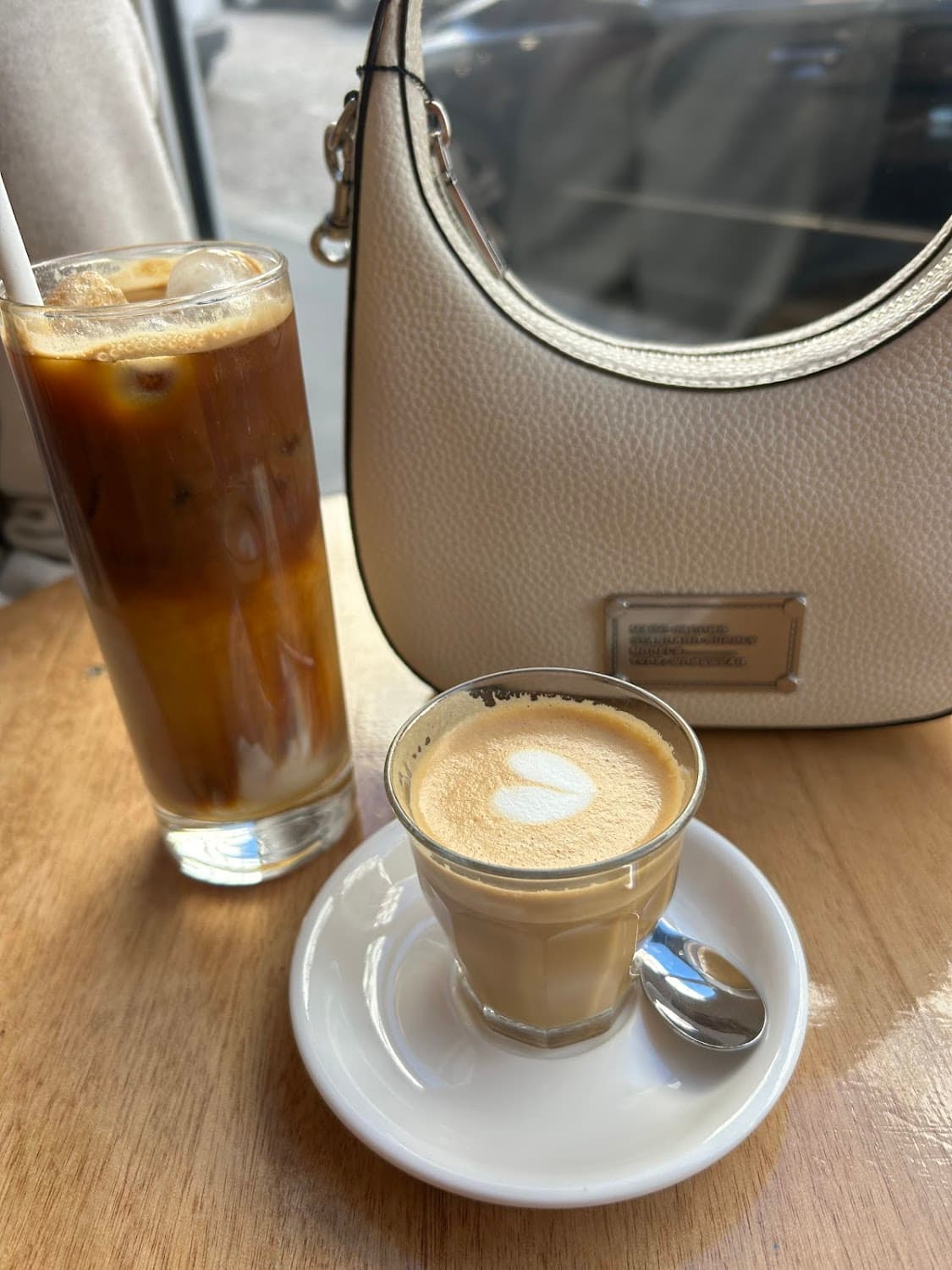 Monlam Cafe, specialty coffee shop in Paris (photo 8)