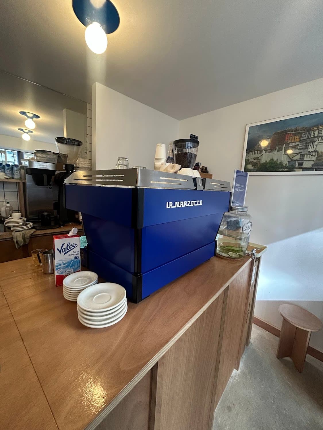 Monlam Cafe, specialty coffee shop in Paris (photo 6)