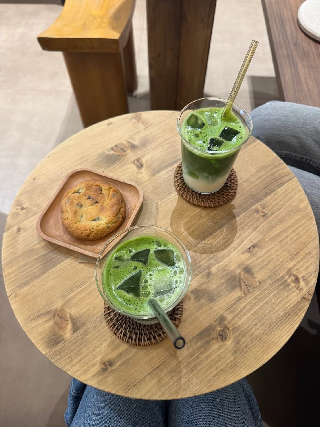 Moonlight café, specialty coffee shop in Paris