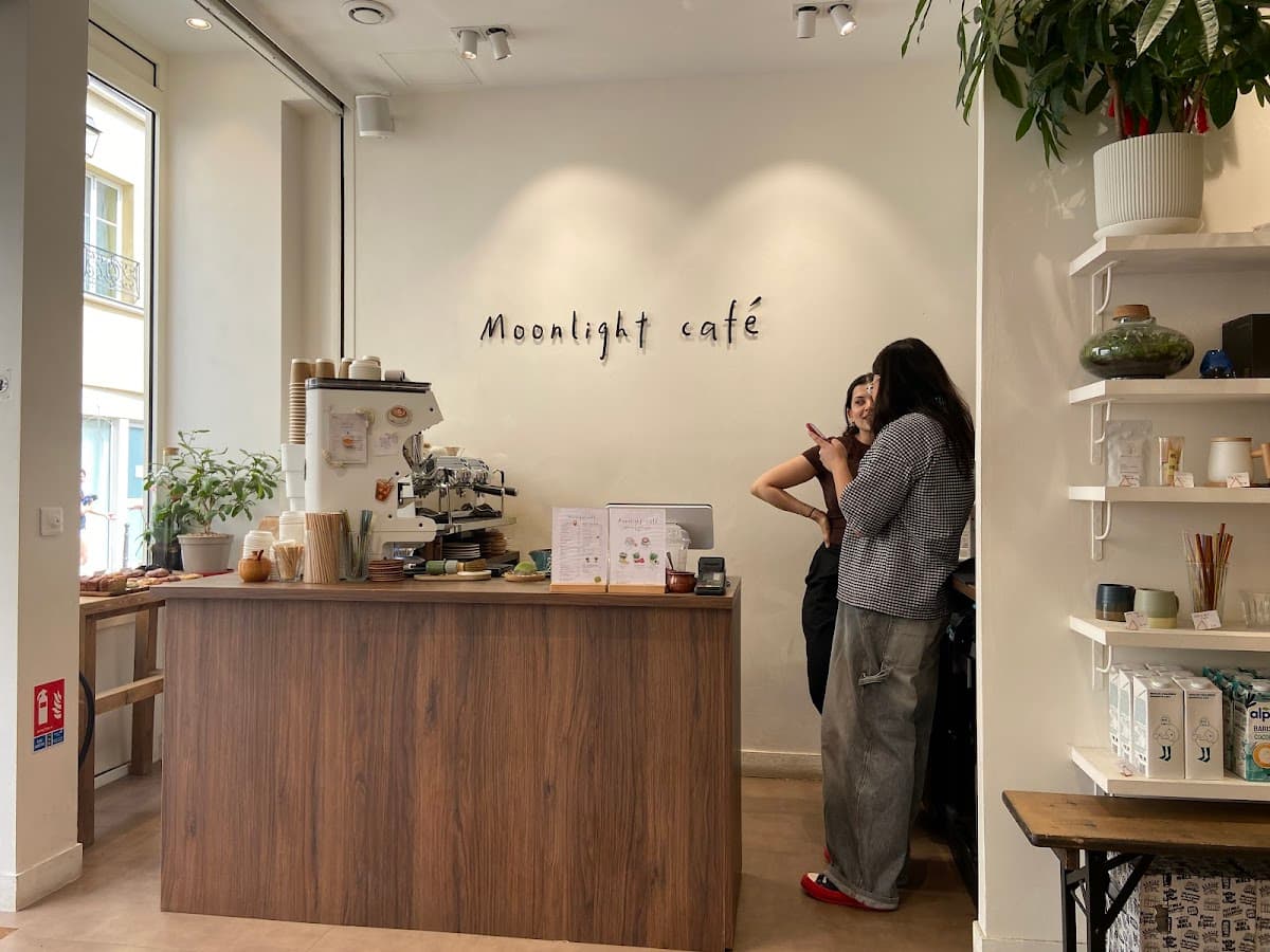 Moonlight café — specialty coffee shop in Paris (photo 4)