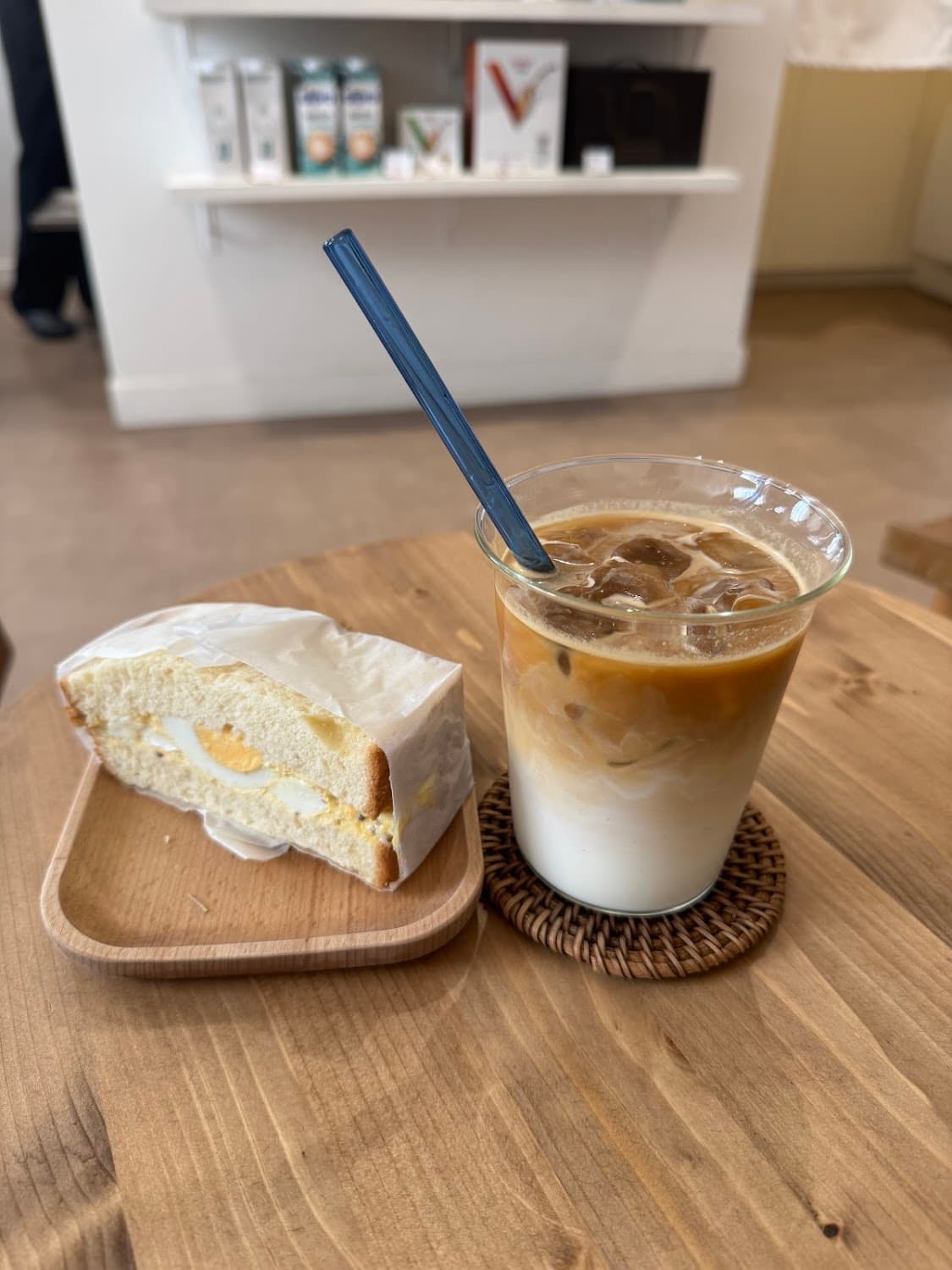 Moonlight café — specialty coffee shop in Paris (photo 5)