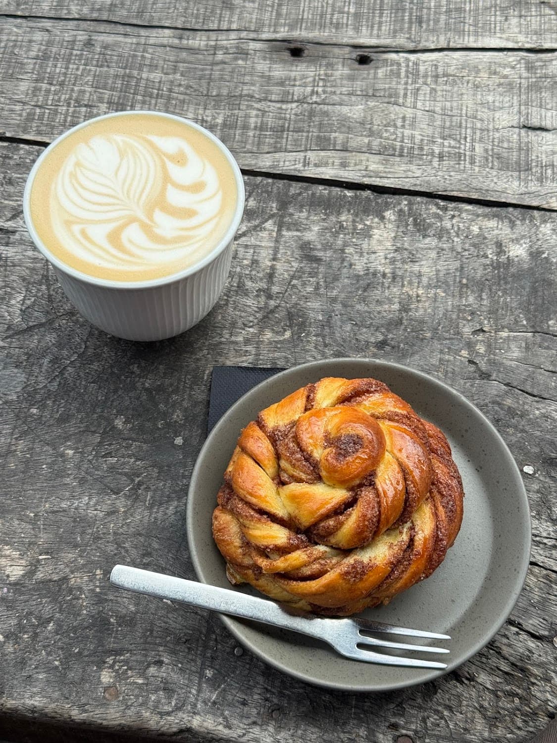 Motors Coffee — specialty coffee shop in Paris (photo 3)