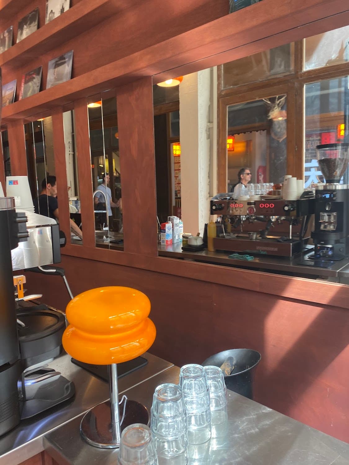 Nami — specialty coffee shop in Paris (photo 1)