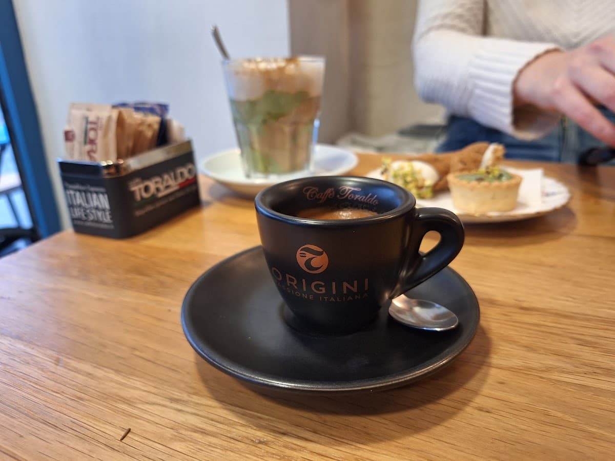 Napoli Caffè — specialty coffee shop in Paris (photo 3)