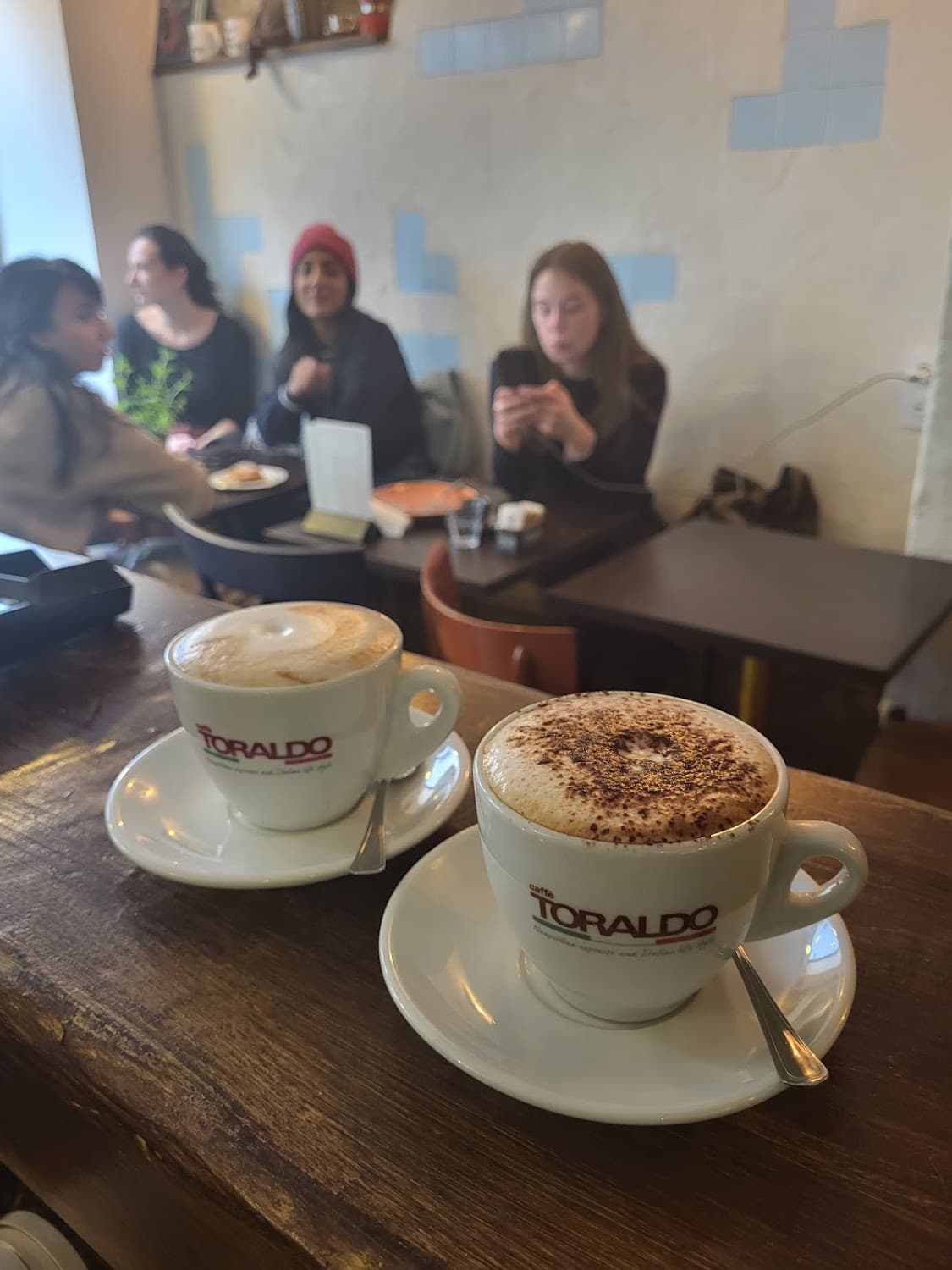 Napoli Caffè — specialty coffee shop in Paris (photo 6)