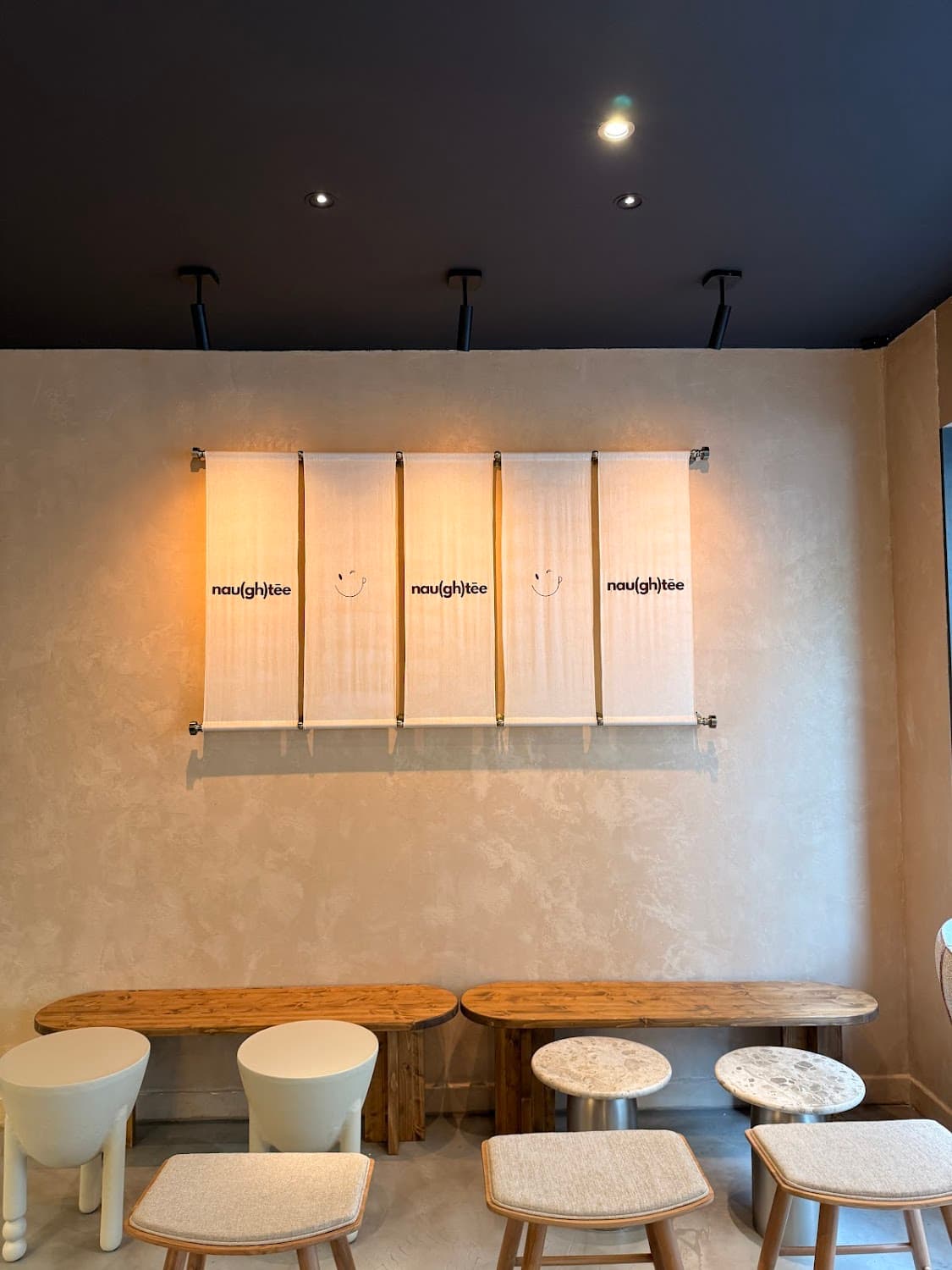 Naughtee Café — specialty coffee shop in Paris (photo 5)