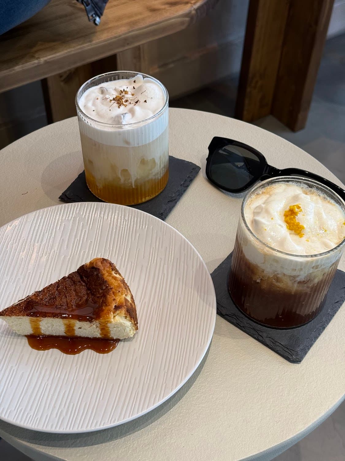 Naughtee Café — specialty coffee shop in Paris (photo 1)