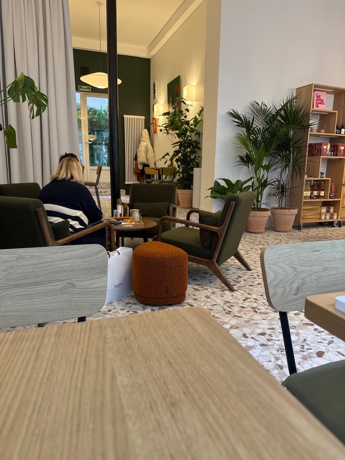 Nichée — specialty coffee shop in Paris (photo 1)