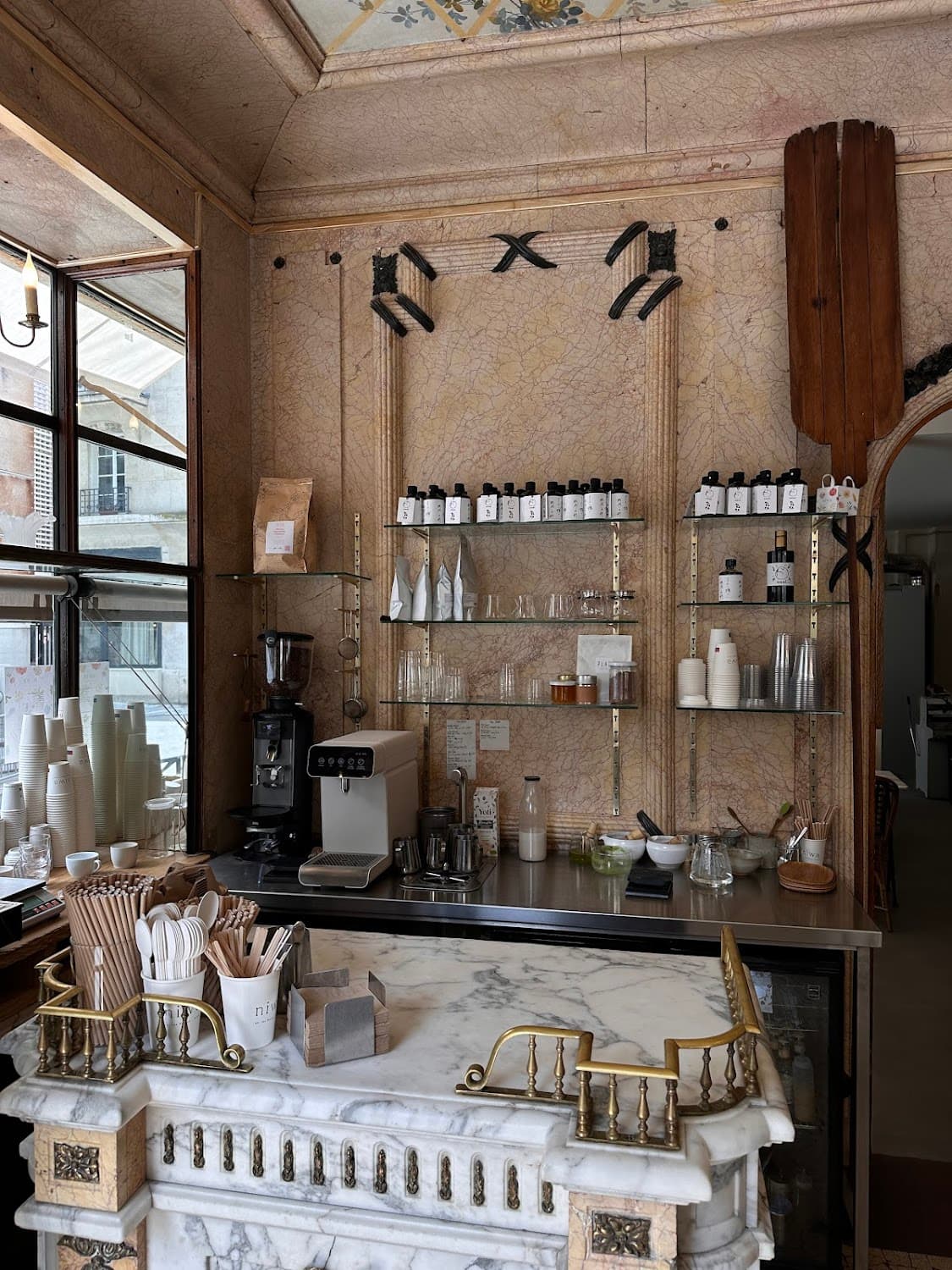NIWA — specialty coffee shop in Paris (photo 6)